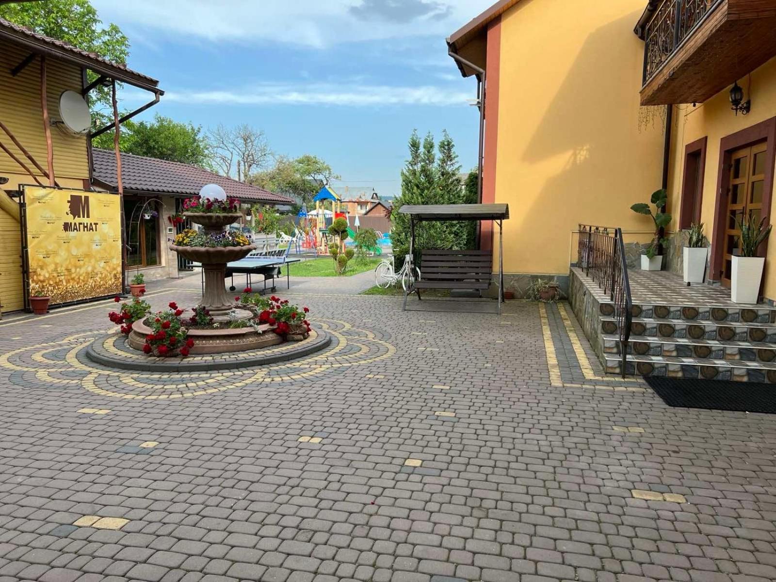 Sadyba Magnat Hotel Dilyatyn Zewnętrze zdjęcie