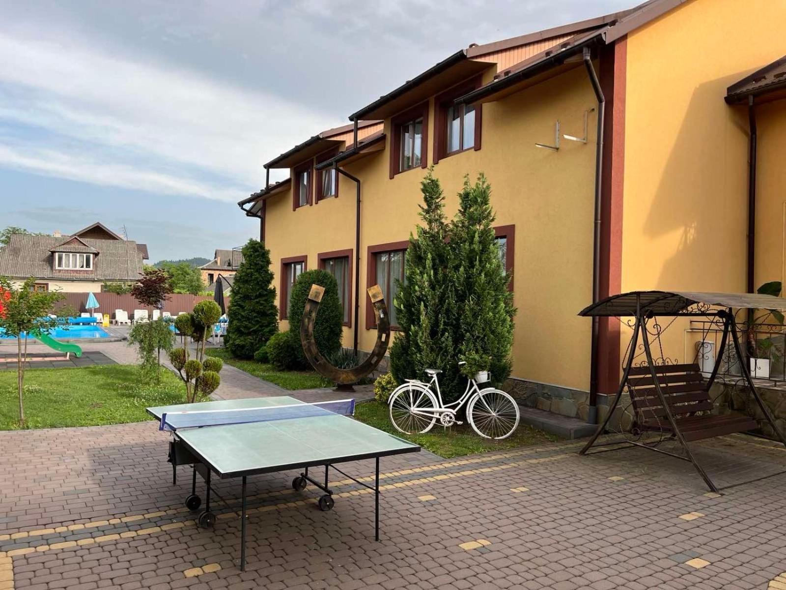 Sadyba Magnat Hotel Dilyatyn Zewnętrze zdjęcie
