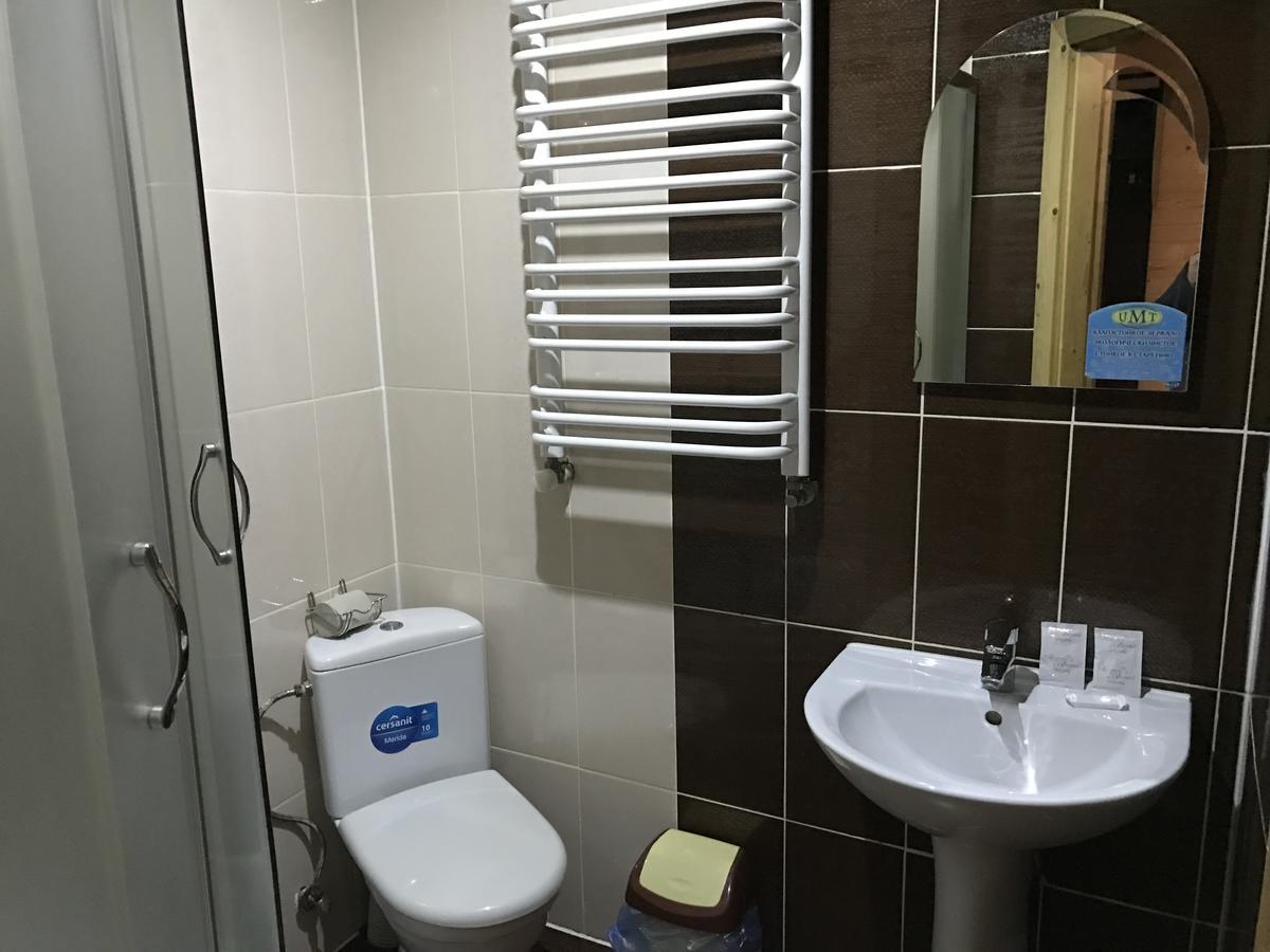 Sadyba Magnat Hotel Dilyatyn Zewnętrze zdjęcie